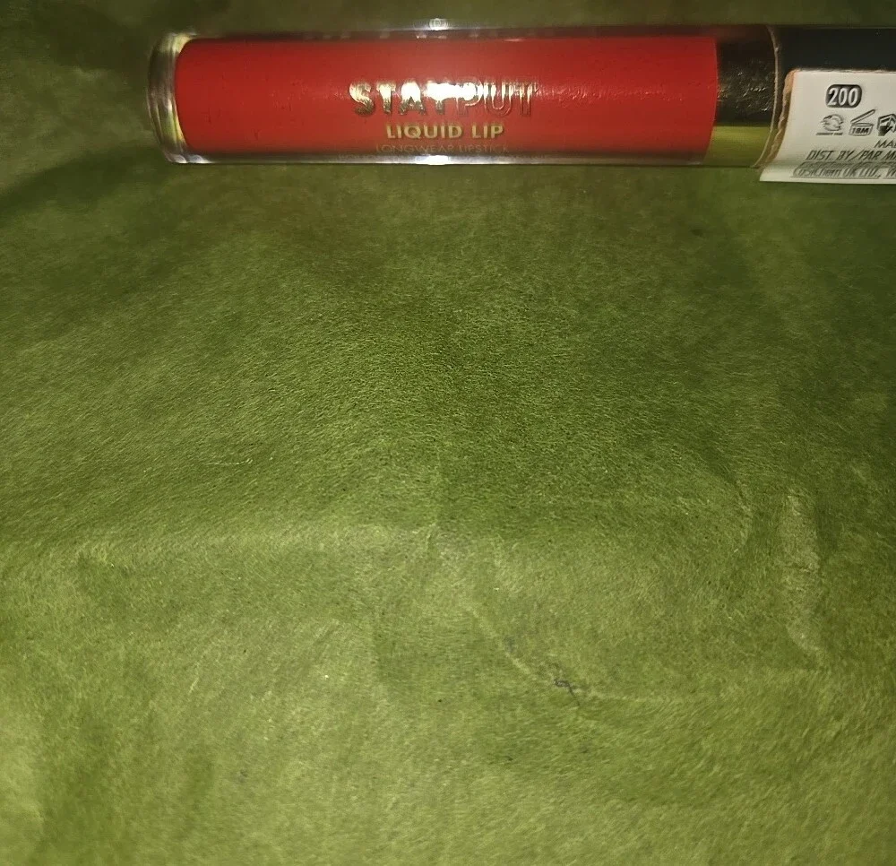 Milani Stay Put  Lipstick - Vibrant Red